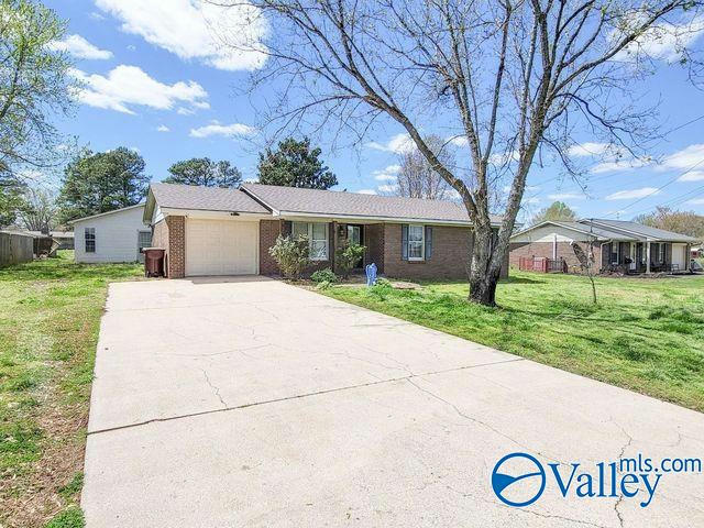 20493 LOVELL DR, ATHENS, AL 35614, photo 1 of 30