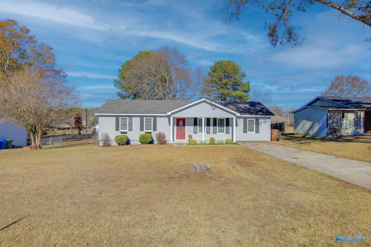 1309 STAGE RD SW, HARTSELLE, AL 35640, photo 1 of 33