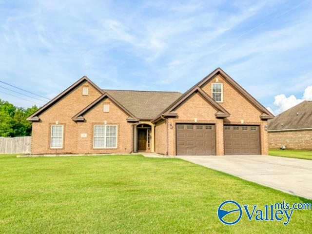 14 MOUNTAIN COVE DR, TRINITY, AL 35673, photo 1 of 26